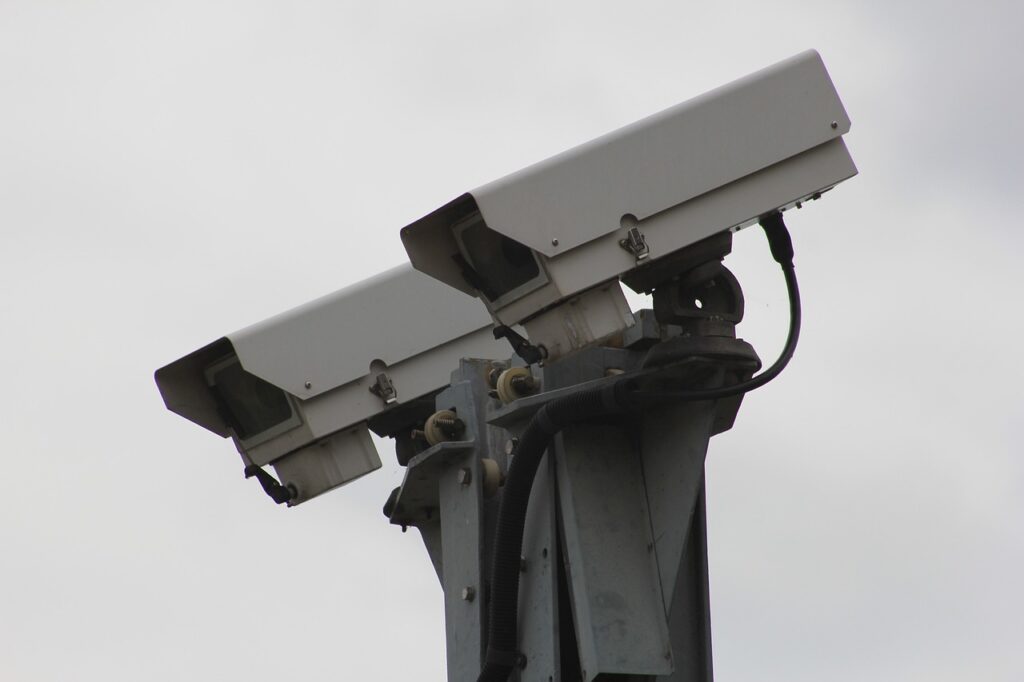 security-camera-834173_1280
